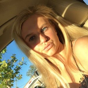 Meet your Posher, Hayley